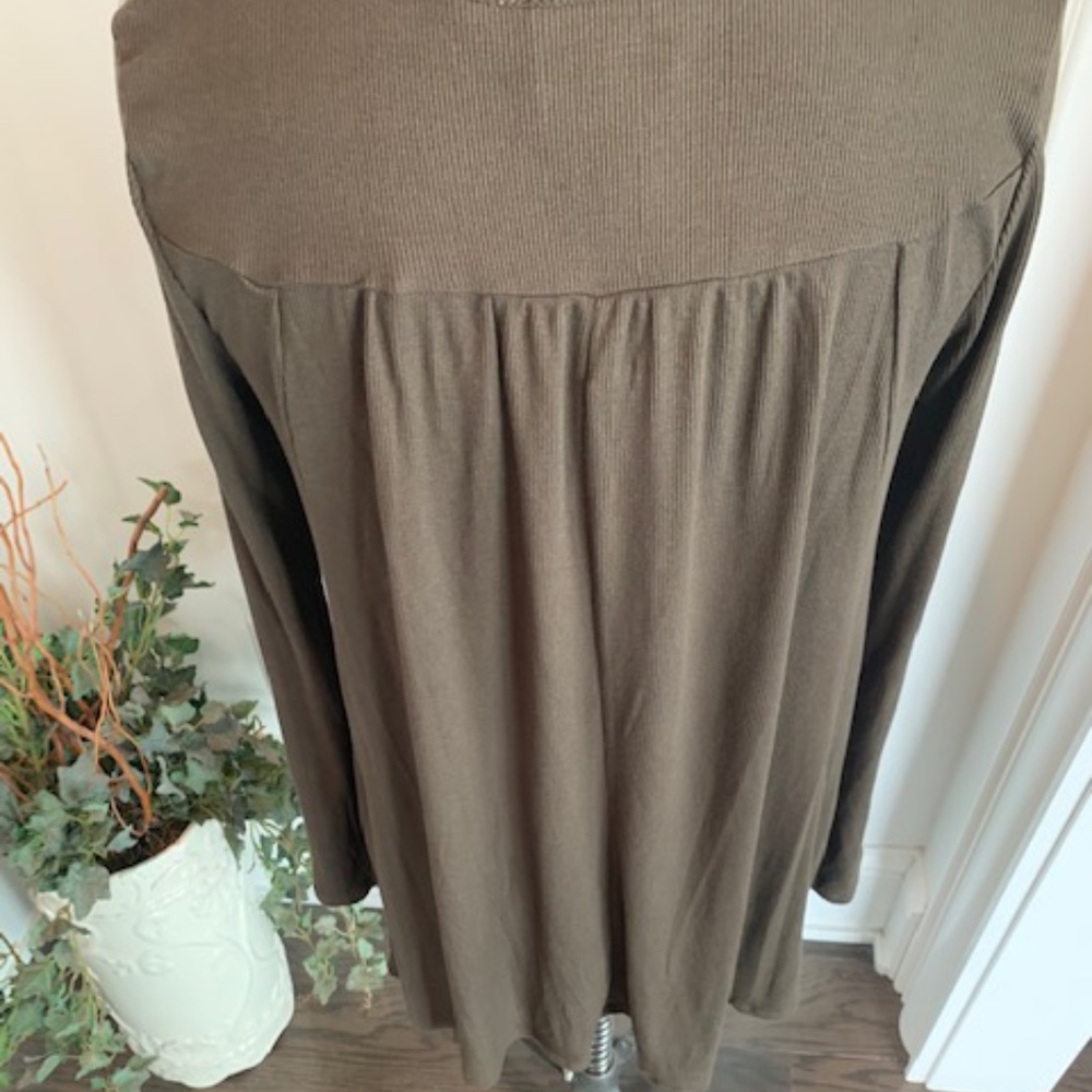 "For the Republic" NWT Women's Scoop neck Knit Top - Picture 9 of 14